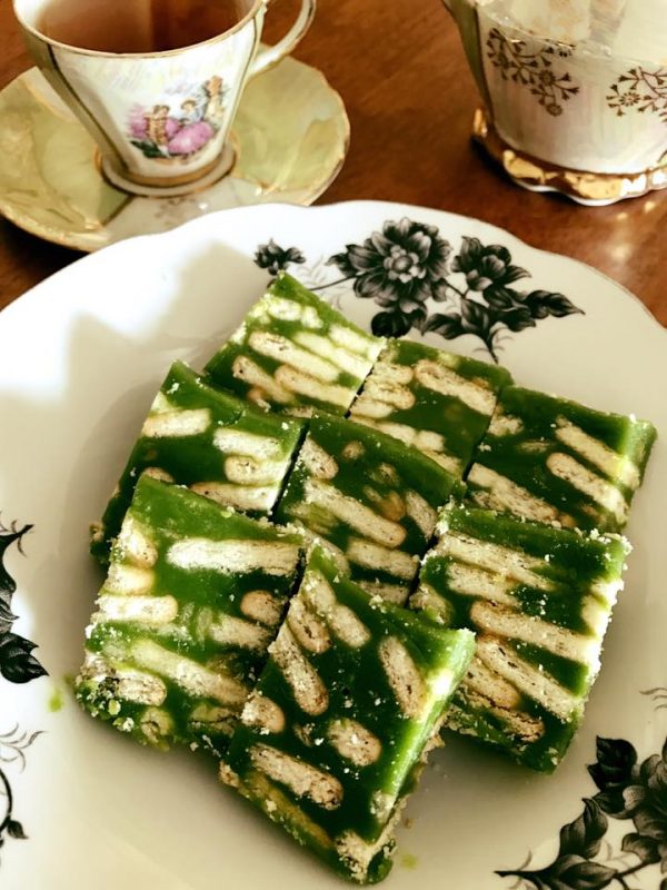 Kek Batik Hijau — Unik, Sedap & Comel!